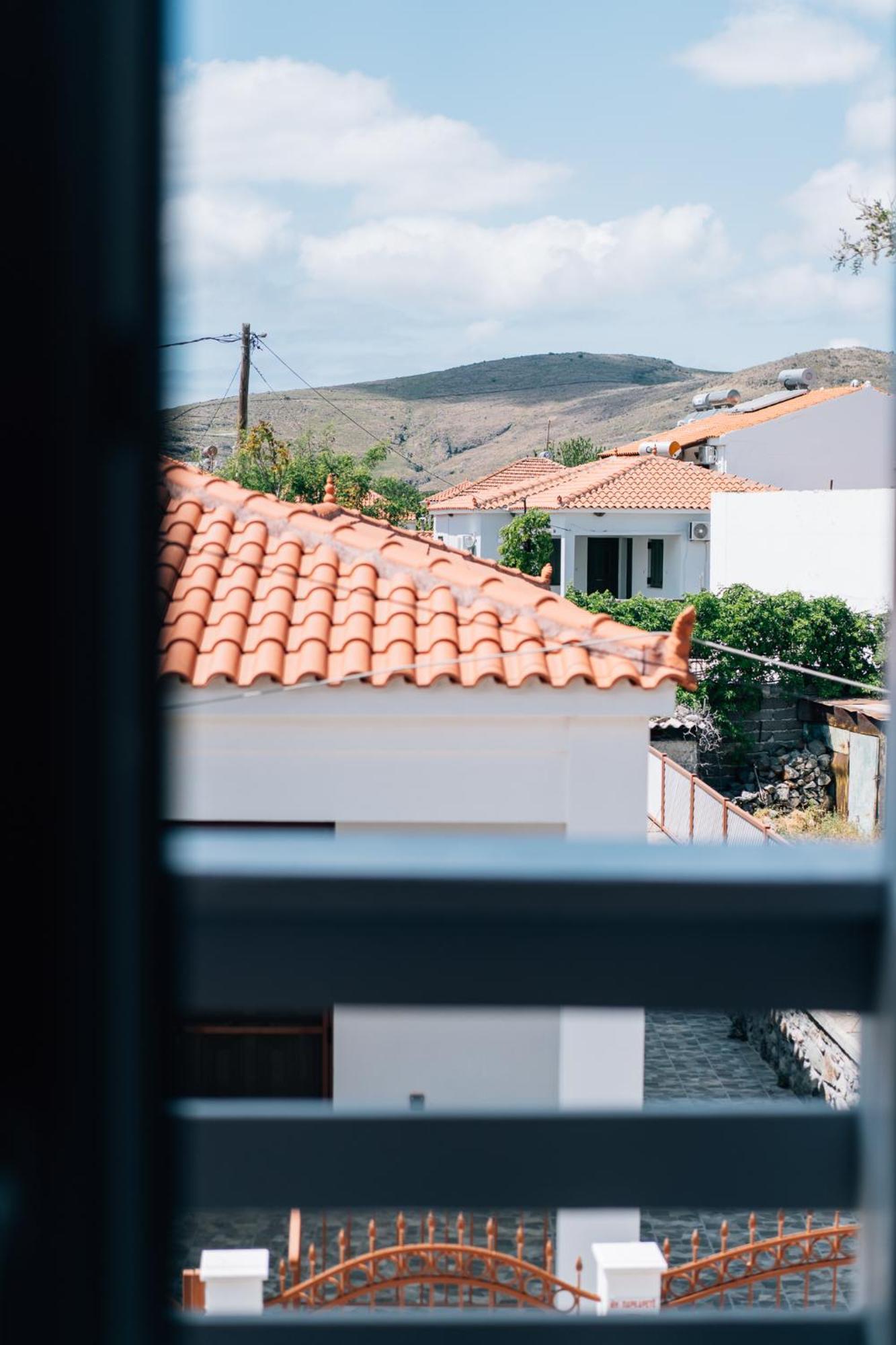 Eressian Lodgings, Skala Eressos Beach Exterior photo